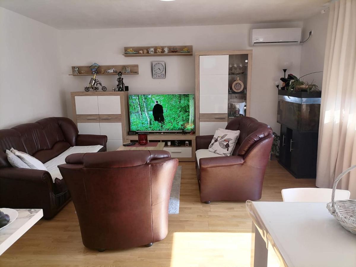 Airport Apartment Surčin Exteriör bild