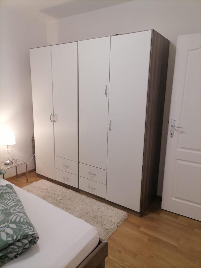 Airport Apartment Surčin Exteriör bild