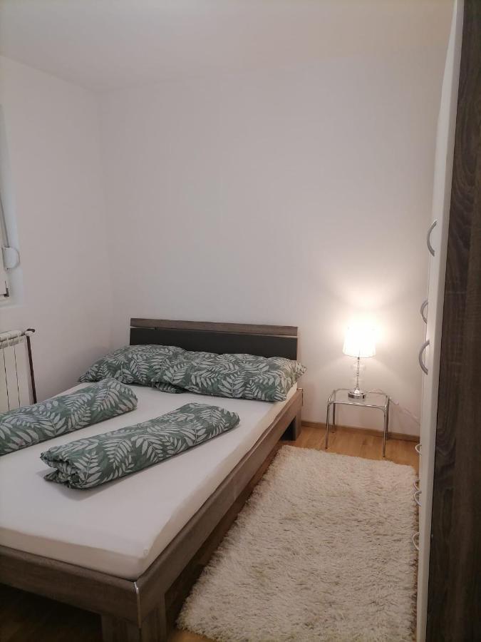 Airport Apartment Surčin Exteriör bild