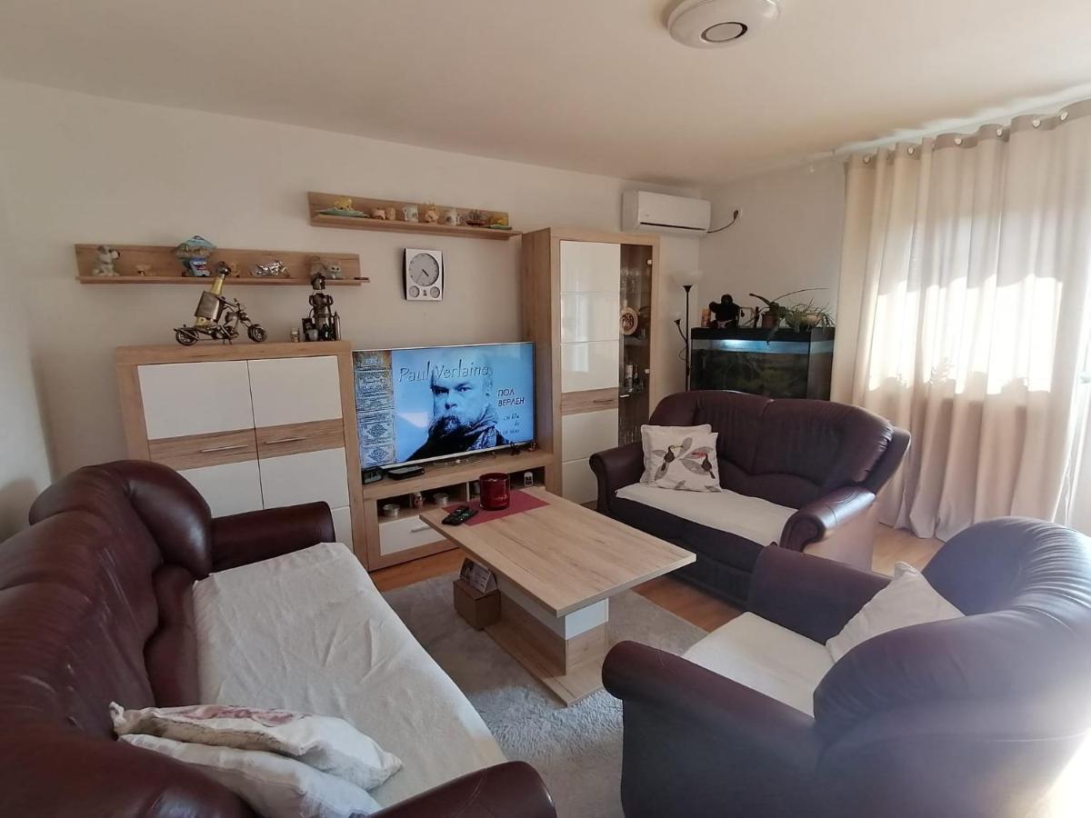 Airport Apartment Surčin Exteriör bild
