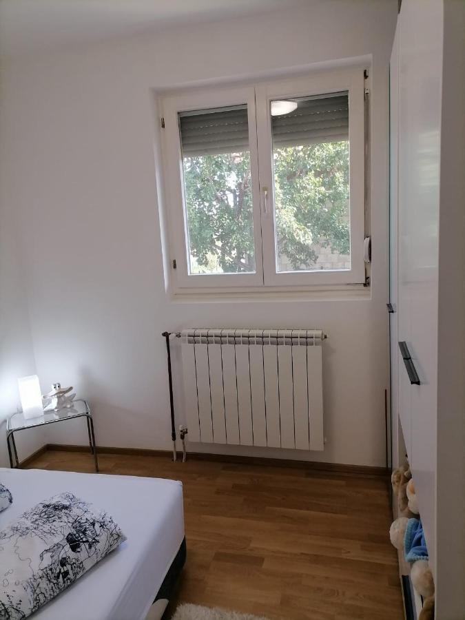Airport Apartment Surčin Exteriör bild